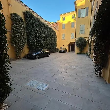 Ferrari Apartment *